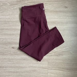 SOLD Lululemon Wunder Under crop 21’